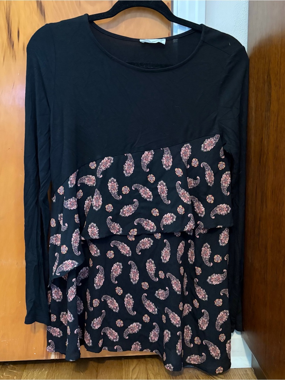 eesome Black Long-Sleeve Layered Top with Pink Paisley Print